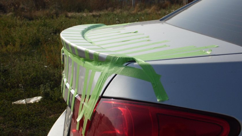 Крепление спойлера