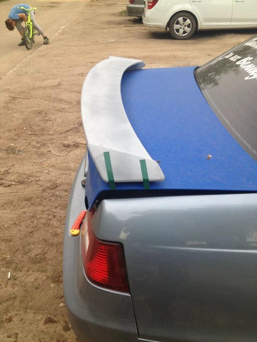 Спойлер (автомобили)