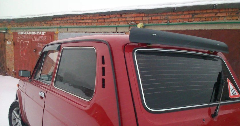Спойлер на ВАЗ 2121 Нива