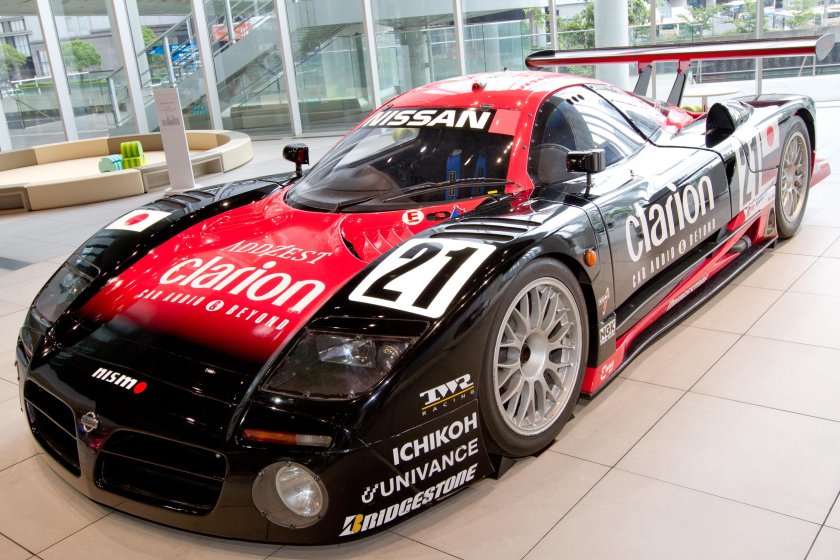 Nissan r390 gt1