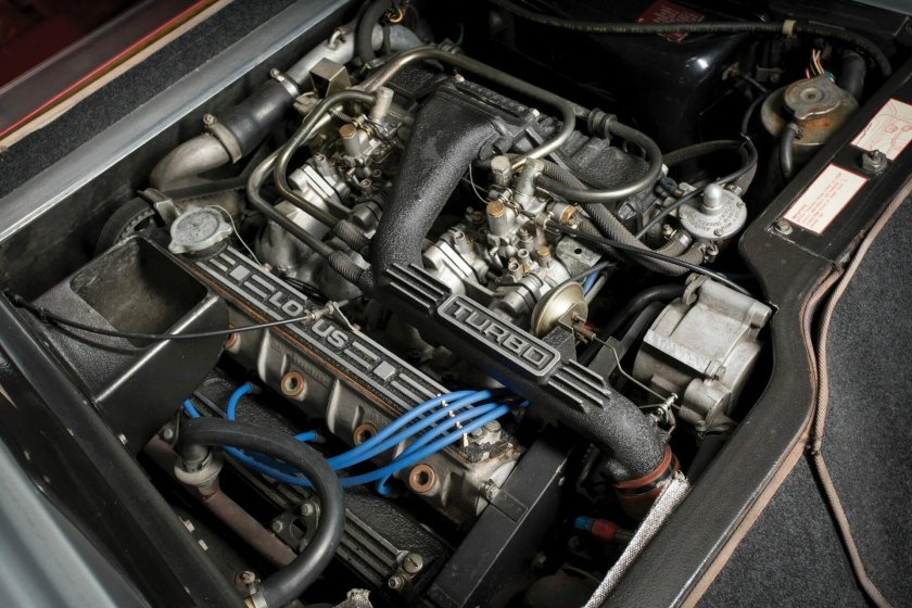 Лотус Эсприт мотор