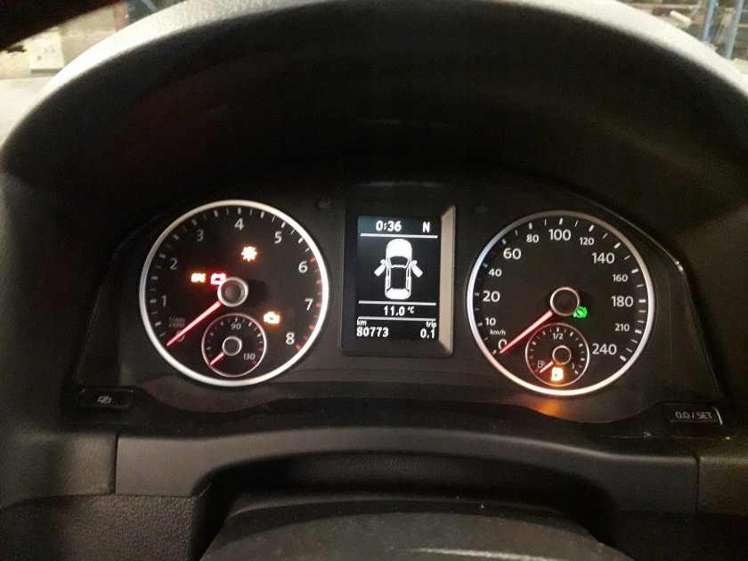 VW Tiguan 1 приборная панель