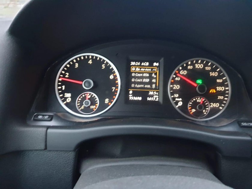 VW Tiguan 1 приборная панель