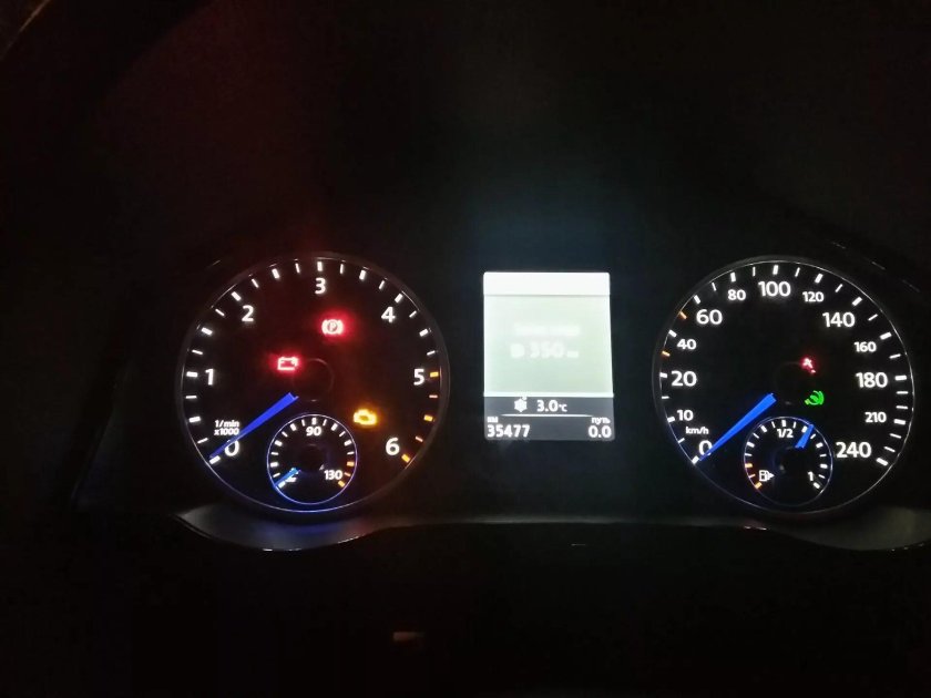 Приборная панель Тигуан 1