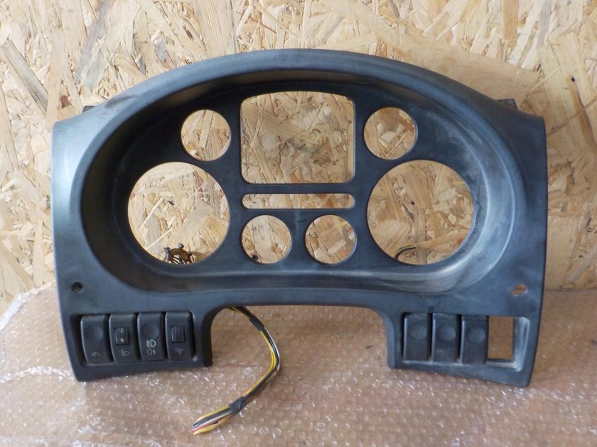 Купить накладку панели приборов Даф 105 под дерево на авито