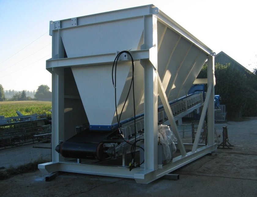 Бункер с ленточным питателем 40м3