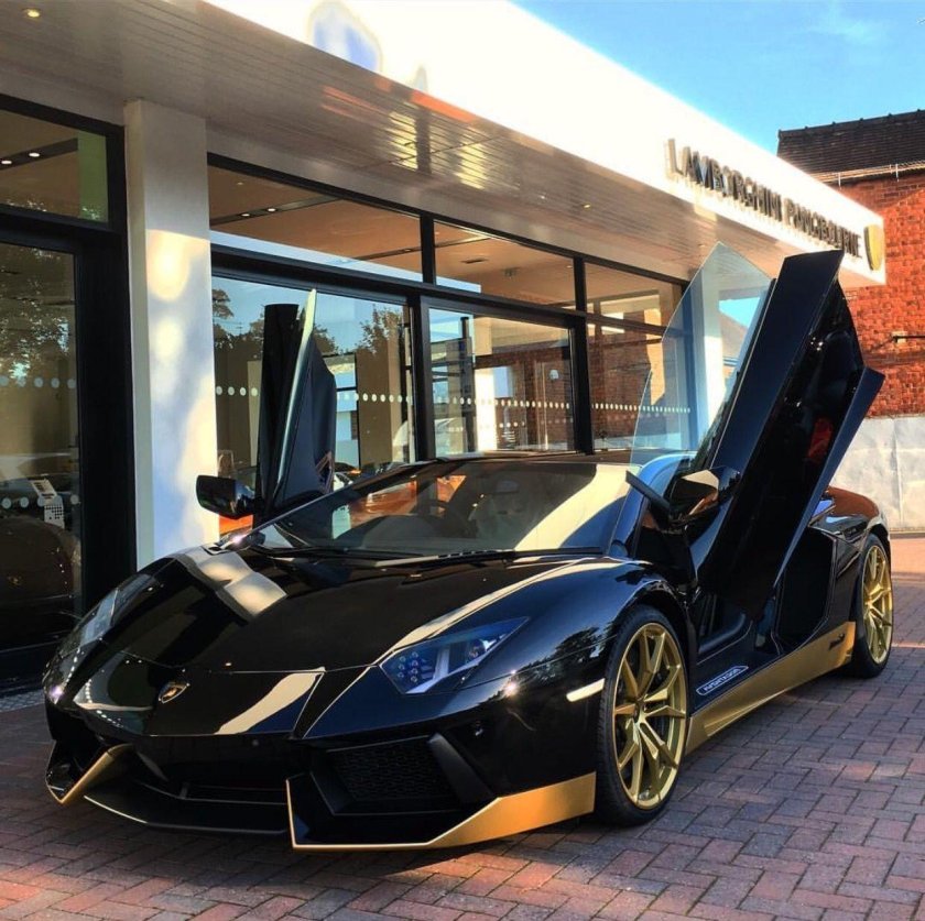 Aventador Miura черный