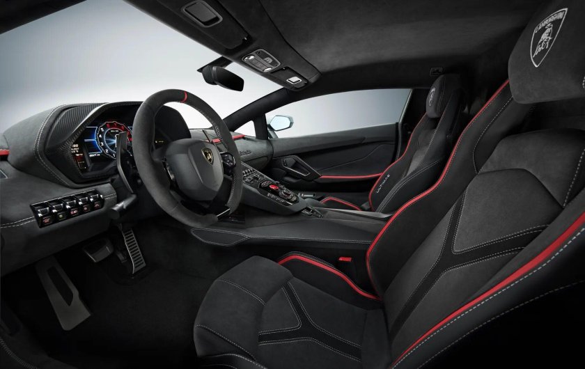 Lamborghini Aventador 2021 салон