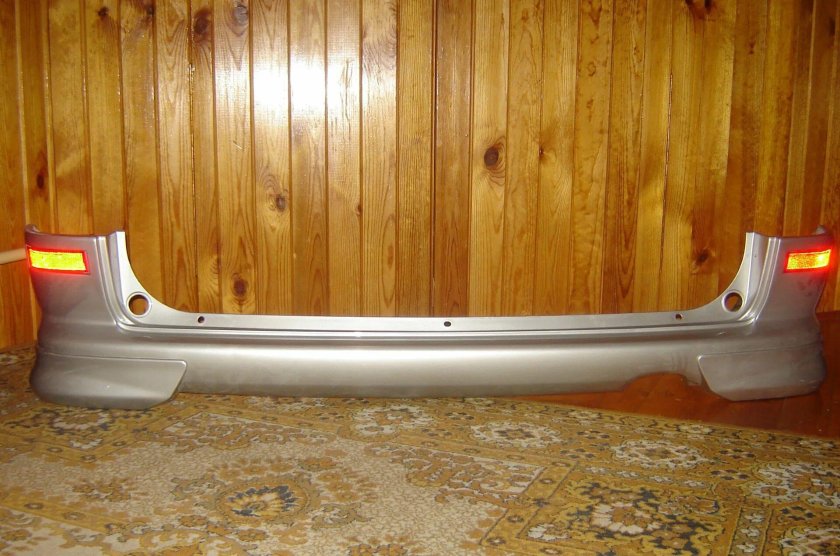 Задний бампер на Ниссан Серена с24