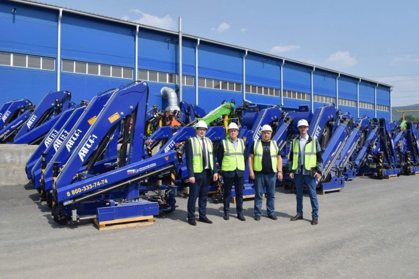 Уральский завод спецтехники