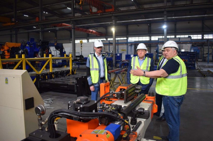 Уральский завод спецтехники