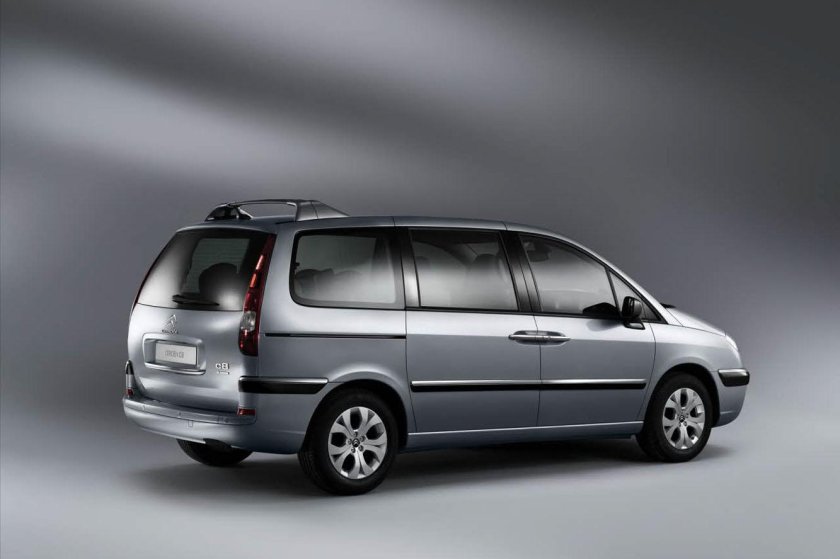 Ситроен с8 2003 2.0 HDI