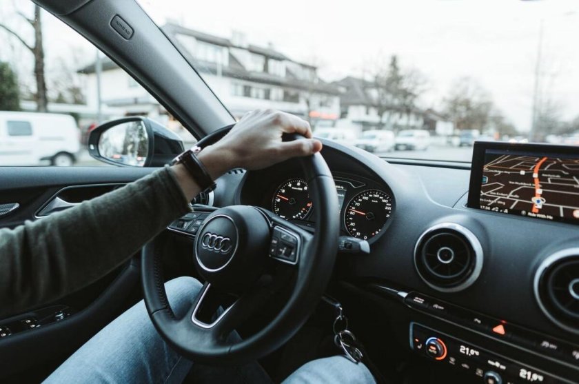 Сдача на права фильм такси