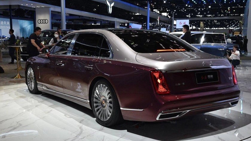 Китайский седан hongqi h 9