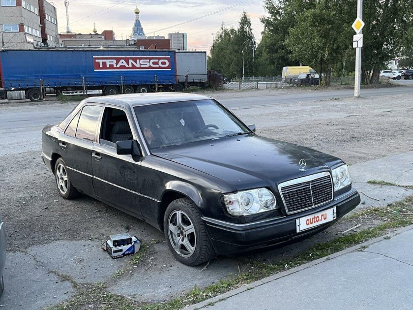 Mercedes w124 черный