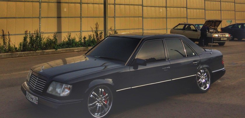 Мерседес 124 черный