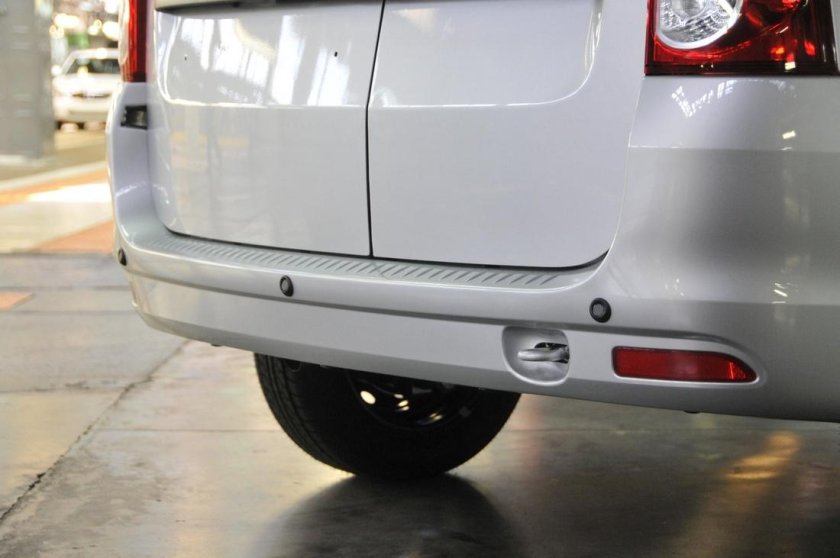 Штатные парктроники Лада Ларгус