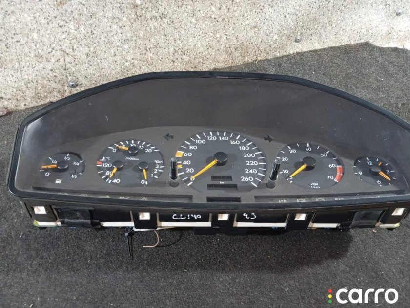 Панель приборов мерседес