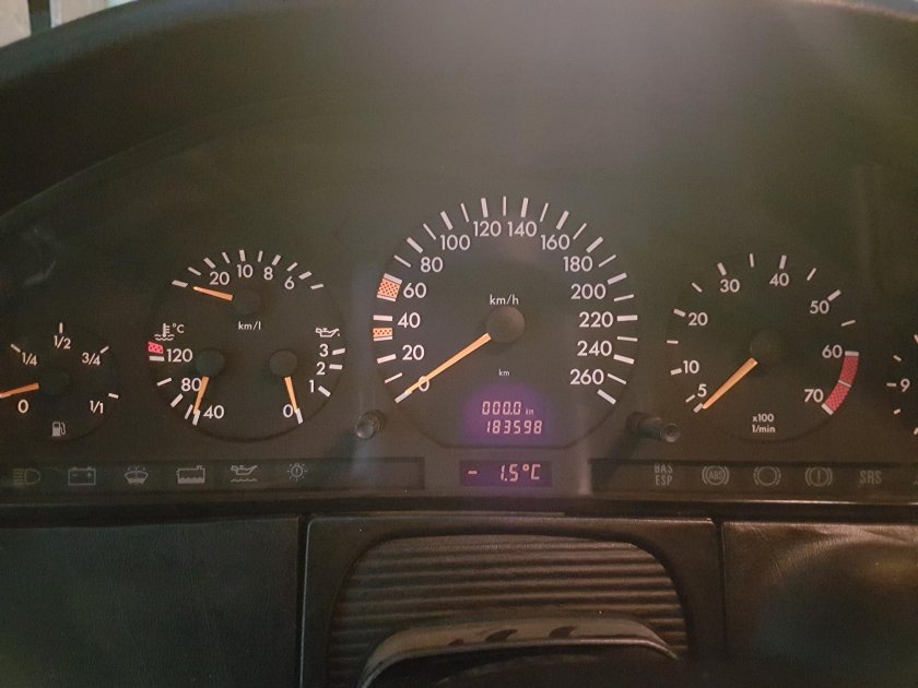 Панель Мерседес w140