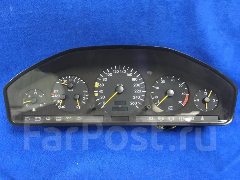 Панель приборов мерседес