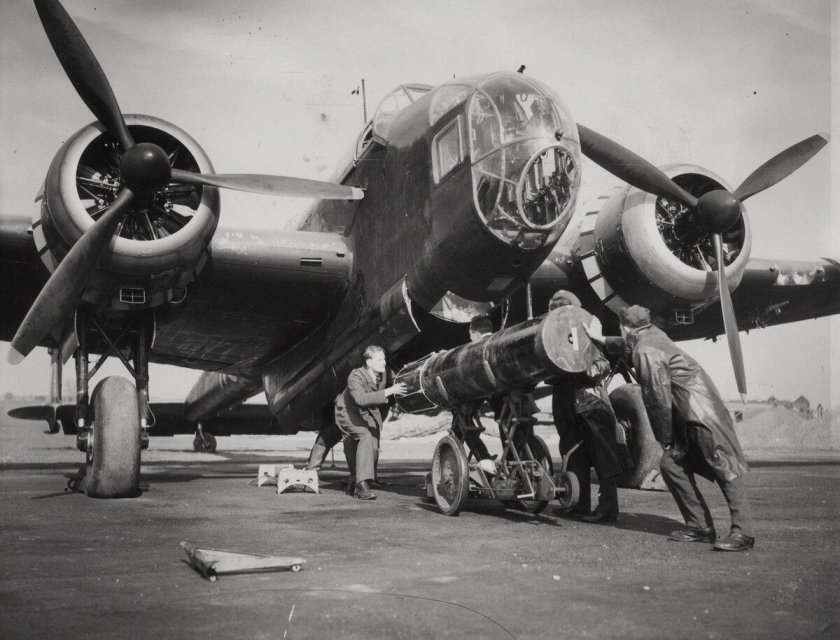 Бомбардировщик Хэндли-пейдж 0/400 (Великобритания)