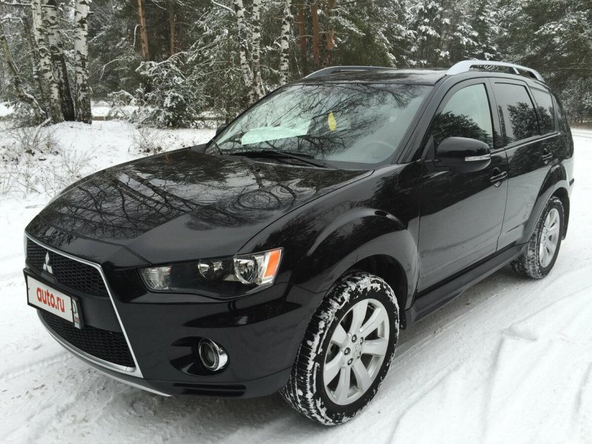 Mitsubishi Outlander 2010 черный