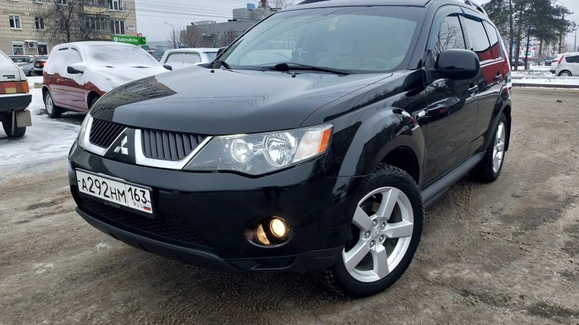 Митсубиси Аутлендер 2008 черный