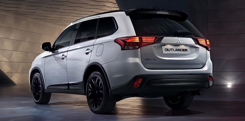 Mitsubishi Outlander Black Edition 2020