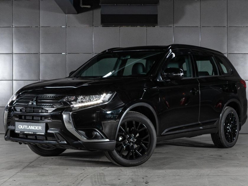 Митсубиси Аутлендер 2020 черный