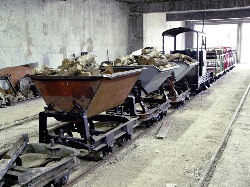 Декавилевская железная дорога