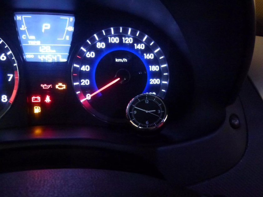 Приборная панель Хендай Солярис 2012