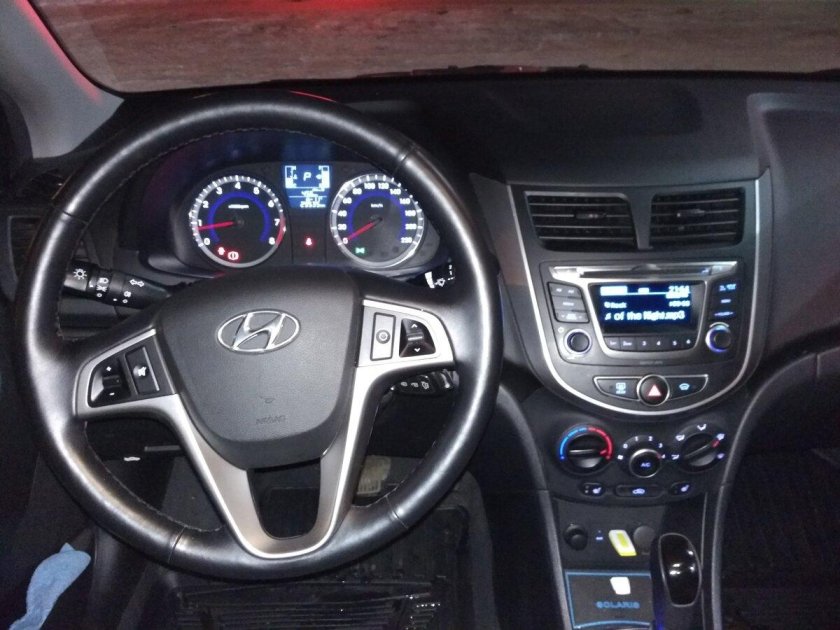 Хендай Солярис 1 панель