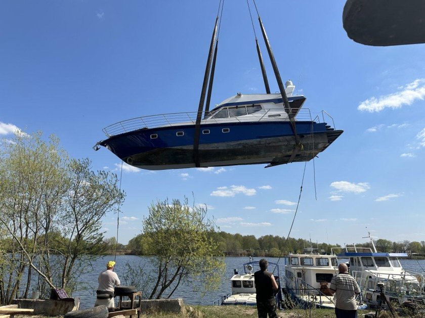 Спуск для катера из металла