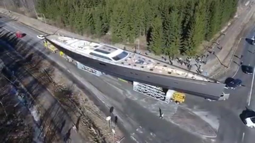 Транспортировка яхты по суше