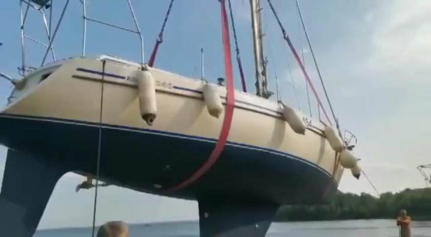 Кран для спуска катеров на воду