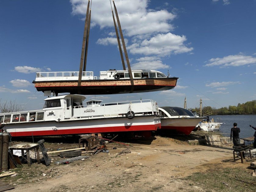 Рельсы для спуска лодки на воду
