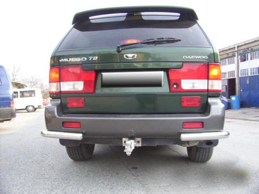 SSANGYONG Musso сзади