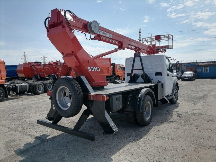 АГП КЭМЗ та-22 на шасси ГАЗ-c42r33-106в (евро-3, 4х2), двухрядка, стрела вперед