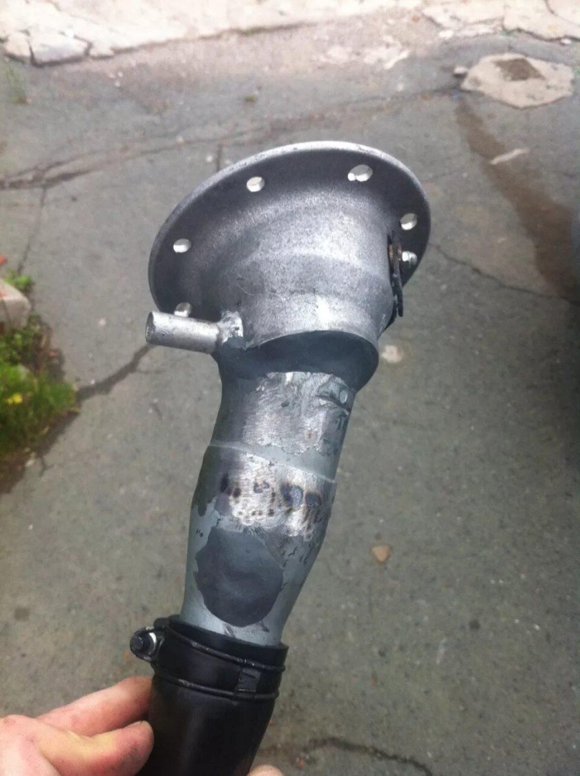 Заливная горловина на Racer 300