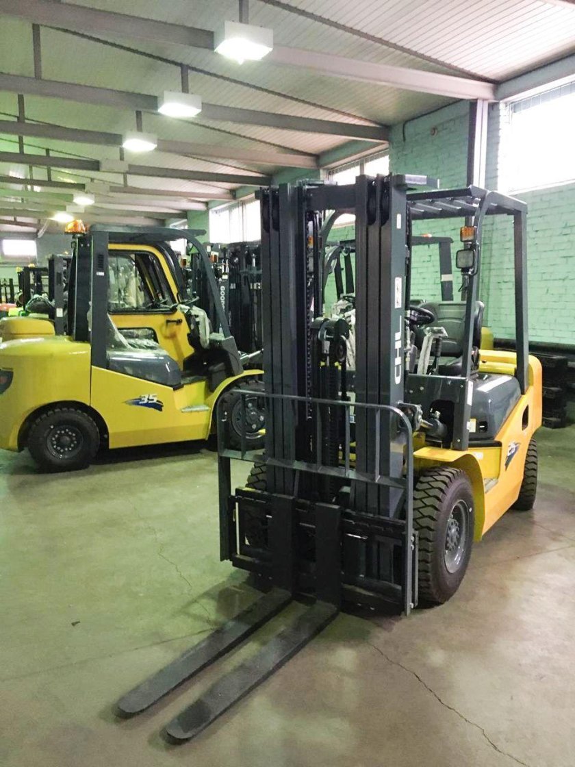 Дизельный вилочный погрузчик