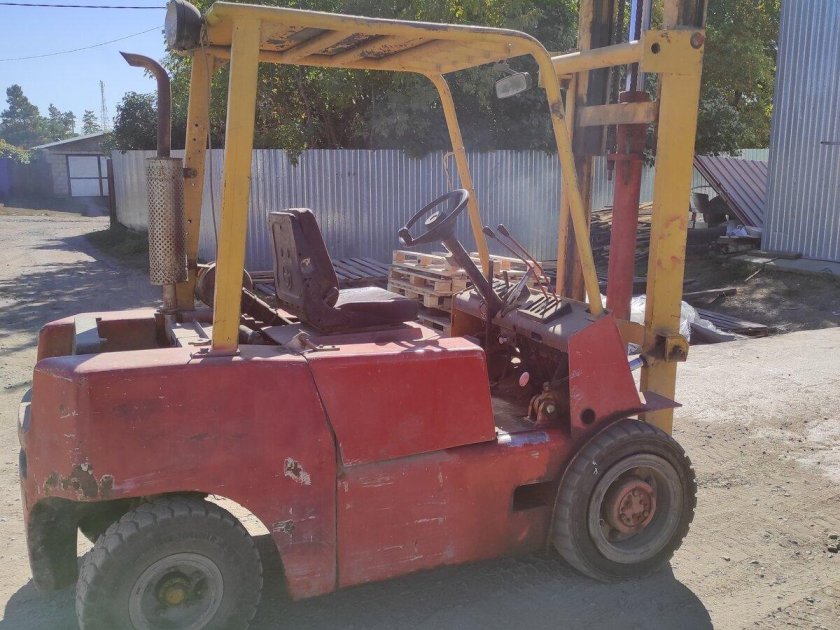 Вилочный автопогрузчик