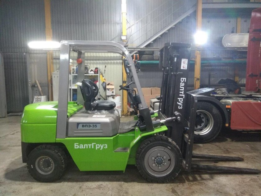 Дизельный вилочный погрузчик