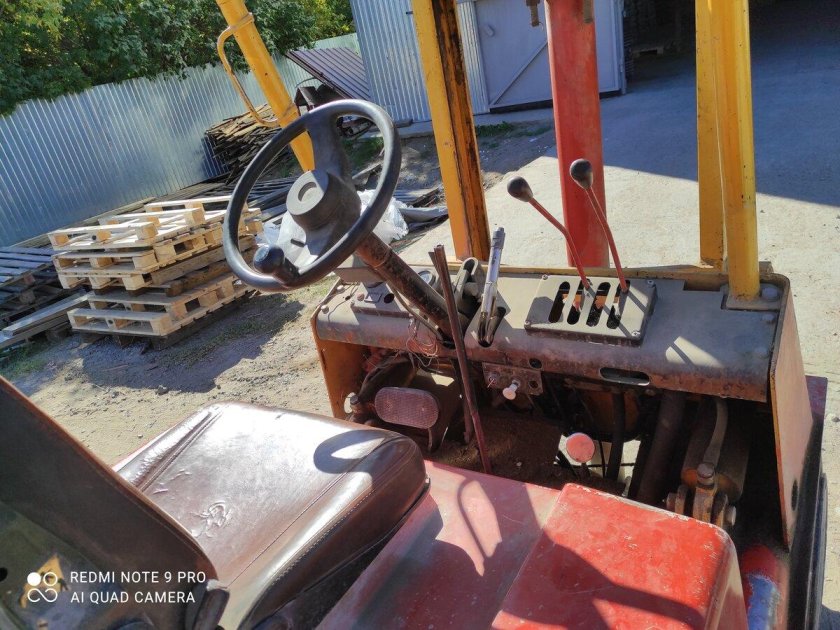 Вилочный автопогрузчик