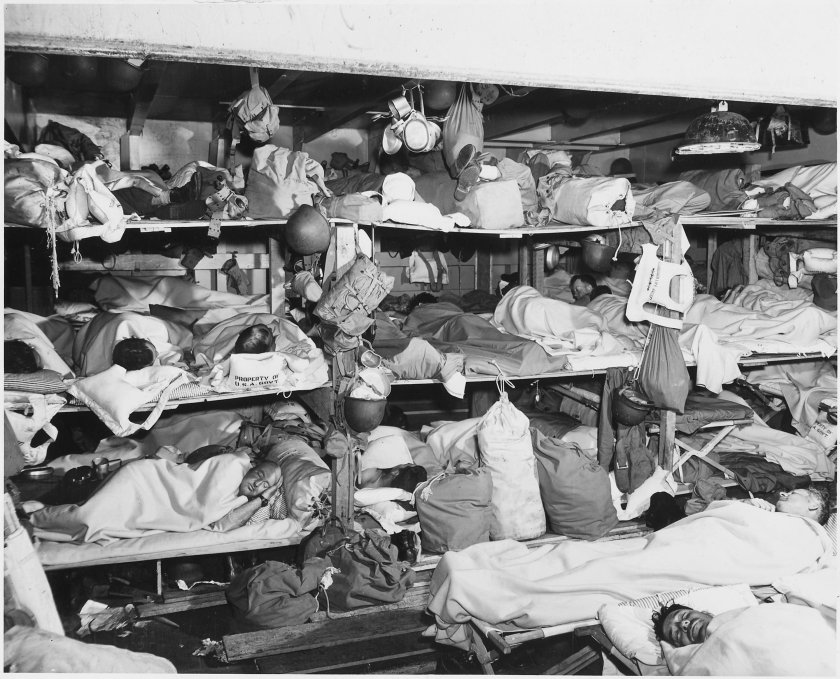 Матросы в кубрике