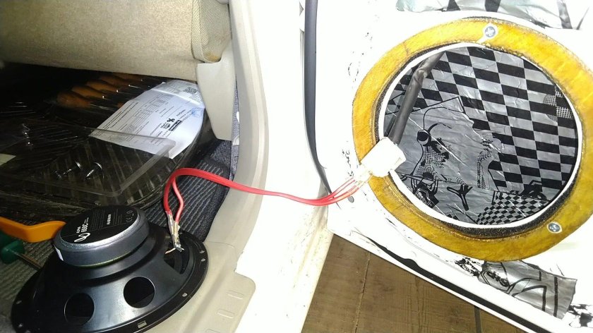 Динамики колонки тойота функарго