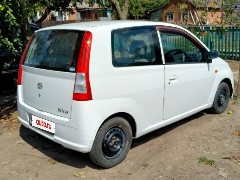Daihatsu mira 2004