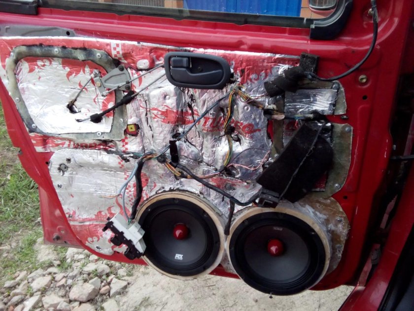 Daihatsu YRV автозвук