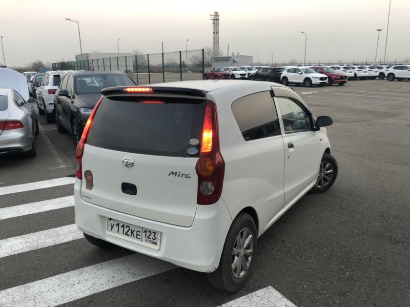 Daihatsu Mira l700