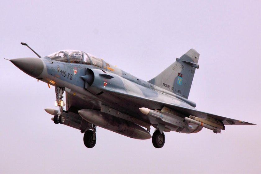 Мираж 2000 истребитель