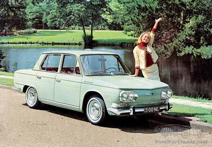 Заднемоторный седан